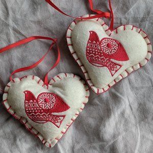 Christmas Xmas Ornaments (2) Red Ivory Hearts